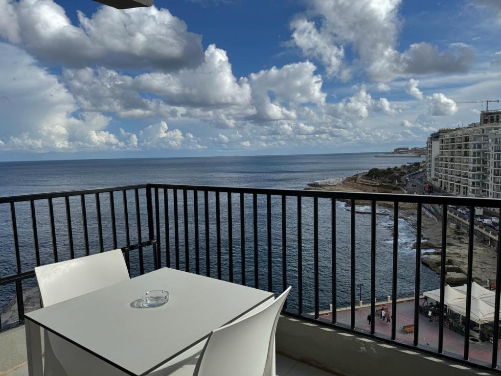 Roma Hotel Sliema Exterior photo